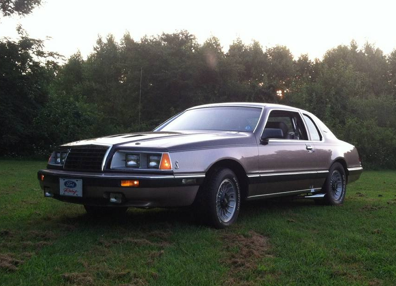 Illustration for article titled For $8,500, You Could Drive This Custom 1986 Ford Thunderbird With Great Elan